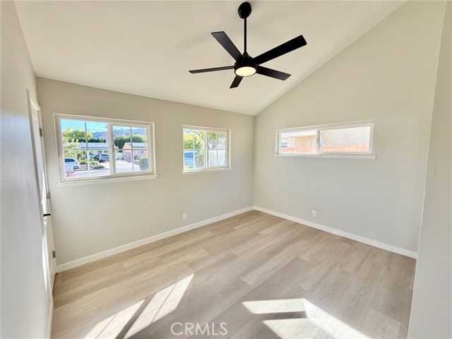 Detail Gallery Image 20 of 27 For 27215 Elias, Saugus,  CA 91350 - 4 Beds | 2 Baths