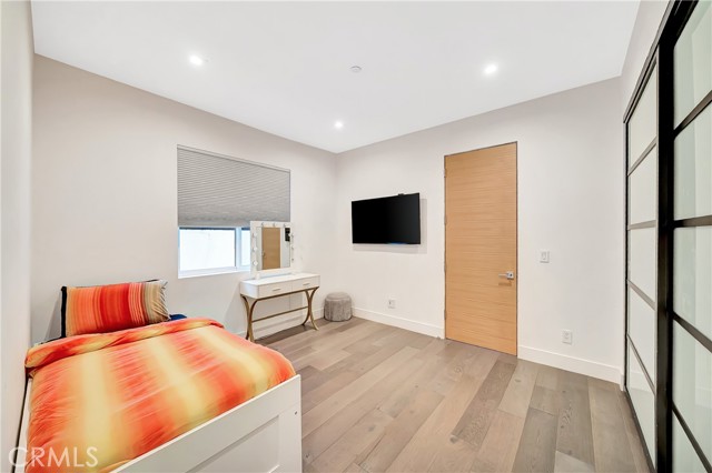 5622 Katherine, Sherman Oaks CA: https://media.crmls.org/medias/25b7b16a-9346-467f-b4bc-414c542b25fe.jpg