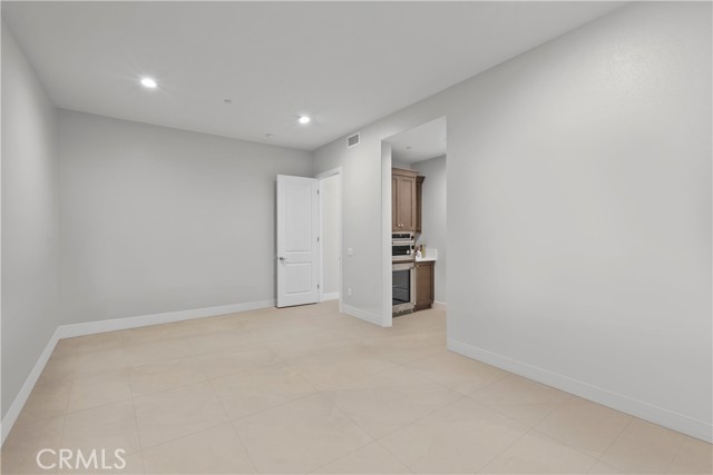 Image 11 of 33 For 20720 Liana Court