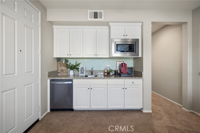 Detail Gallery Image 15 of 22 For 11765 Kirkland, Victorville,  CA 92392 - 4 Beds | 3/1 Baths