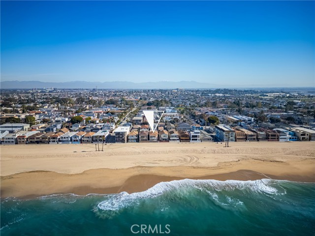 1207 Seal Way, Seal Beach CA: https://media.crmls.org/medias/25b8a9ae-f6eb-47c5-a814-edd6f9ee48f5.jpg