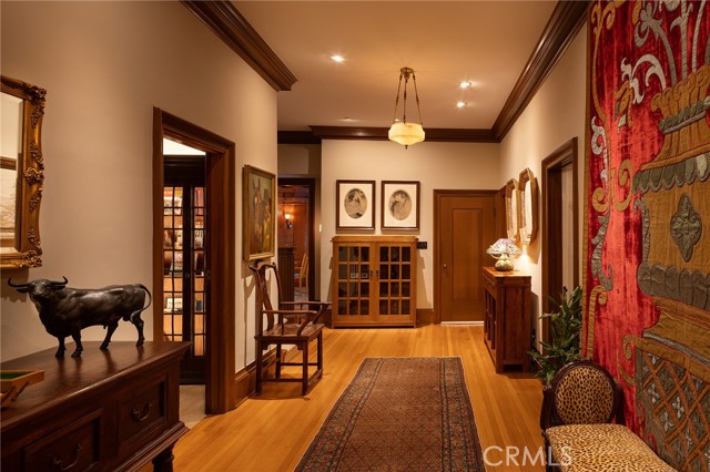 Detail Gallery Image 16 of 62 For 11 La Linda Dr, Long Beach,  CA 90807 - 8 Beds | 4/3 Baths