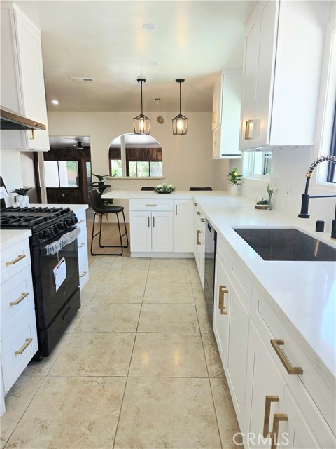 541 N Broadmoor Avenue, West Covina CA: https://media.crmls.org/medias/25b9f884-5002-4ddb-8b4d-a5749adebb99.jpg