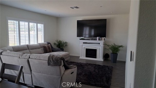 Detail Gallery Image 2 of 12 For 28269 28269 Digger, Menifee,  CA 92585 - 5 Beds | 2/1 Baths