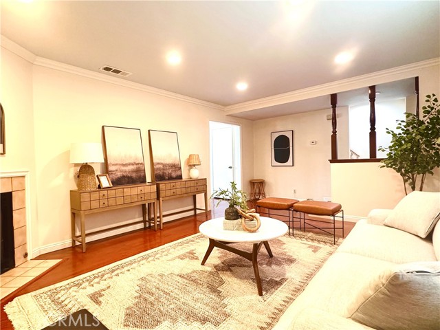 Detail Gallery Image 3 of 19 For 215 Hilliard Ave #B,  Monterey Park,  CA 91754 - 3 Beds | 3 Baths