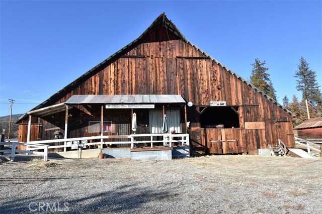 Detail Gallery Image 35 of 39 For 2530 W State Highway 3 Rd, Yreka,  CA 96097 - 4 Beds | 4/1 Baths