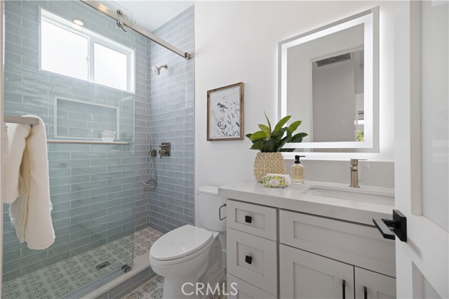 Detail Gallery Image 22 of 43 For 2018 Grant Ave a,  Redondo Beach,  CA 90278 - 4 Beds | 5 Baths