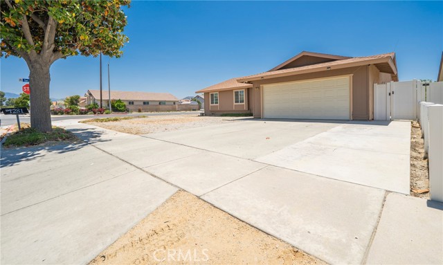 1281 Leslie Drive, Hemet CA: https://media.crmls.org/medias/25bc595f-25bc-411b-8648-f56cf4fb4b98.jpg