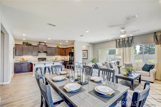 Detail Gallery Image 13 of 19 For 1001 Lucia Ave, Fowler,  CA 93625 - 4 Beds | 3/1 Baths