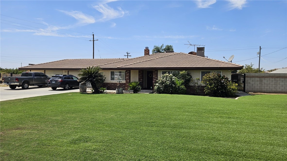 Detail Gallery Image 1 of 1 For 19471 Stallion Way, Bakersfield,  CA 93314 - 4 Beds | 2 Baths