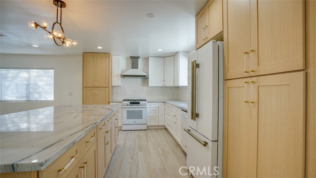 Detail Gallery Image 16 of 65 For 24306 Gilmore St, West Hills,  CA 91307 - 4 Beds | 2 Baths