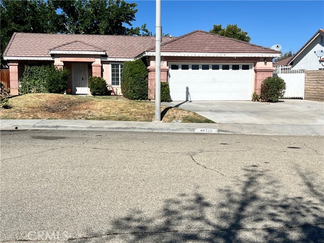 Detail Gallery Image 1 of 21 For 44329 Hazel Ct, Quartz Hill,  CA 93536 - 3 Beds | 2 Baths
