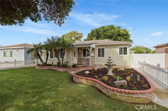 2871 Adriatic Avenue, Long Beach CA: https://media.crmls.org/medias/25beb3bf-909e-44ce-8987-4a617be67a00.jpg