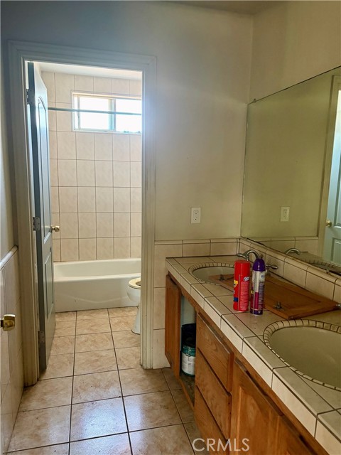 Detail Gallery Image 27 of 35 For 1042 W Mcfadden, Santa Ana,  CA 92707 - 5 Beds | 3/1 Baths