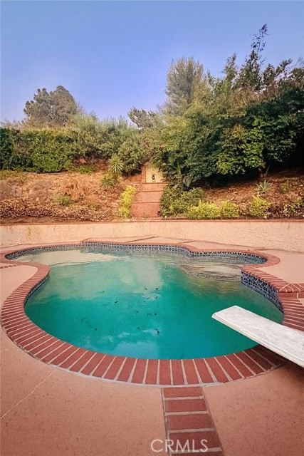 Detail Gallery Image 4 of 8 For 1833 Walnut Leaf Dr., Walnut,  CA 91789 - 4 Beds | 4 Baths