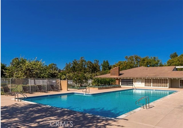 22152 Caminito Amor, Laguna Hills CA: https://media.crmls.org/medias/25c14246-57cd-4597-808c-228346dd10a8.jpg