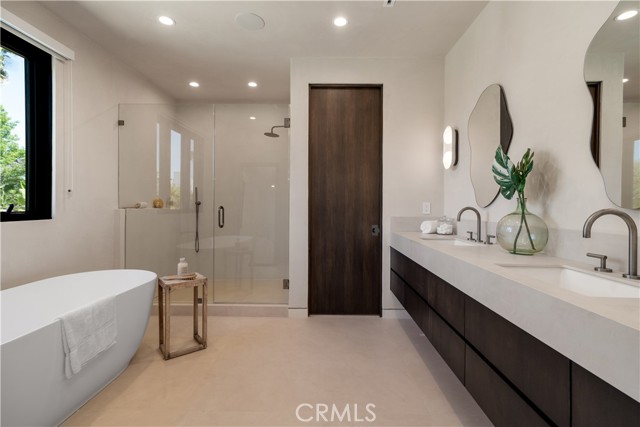 4320 Teesdale Avenue, Studio City CA: https://media.crmls.org/medias/25c1481b-ae94-42aa-a2a5-f4e54c72abb8.jpg