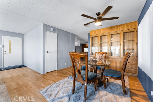 1400 SUNKIST, Anaheim CA: https://media.crmls.org/medias/25c16c50-b0ed-4b4f-95b9-74d67b3c42ff.jpg