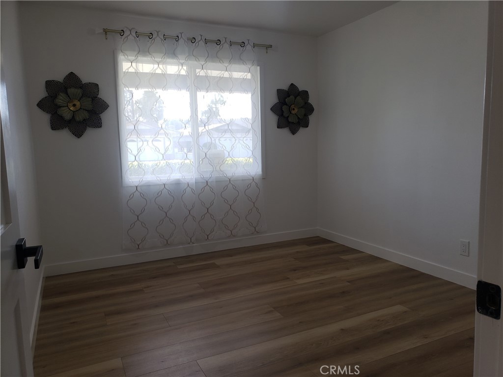https://media.crmls.org/medias/25c18a39-c2e6-43c7-a3a9-1a70c0a6eca1.jpg?preset=X-Large