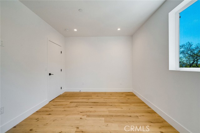6201 La Mirada Avenue, Los Angeles CA: https://media.crmls.org/medias/25c2b3d5-e0e8-4c43-8523-fd32b1f4c492.jpg