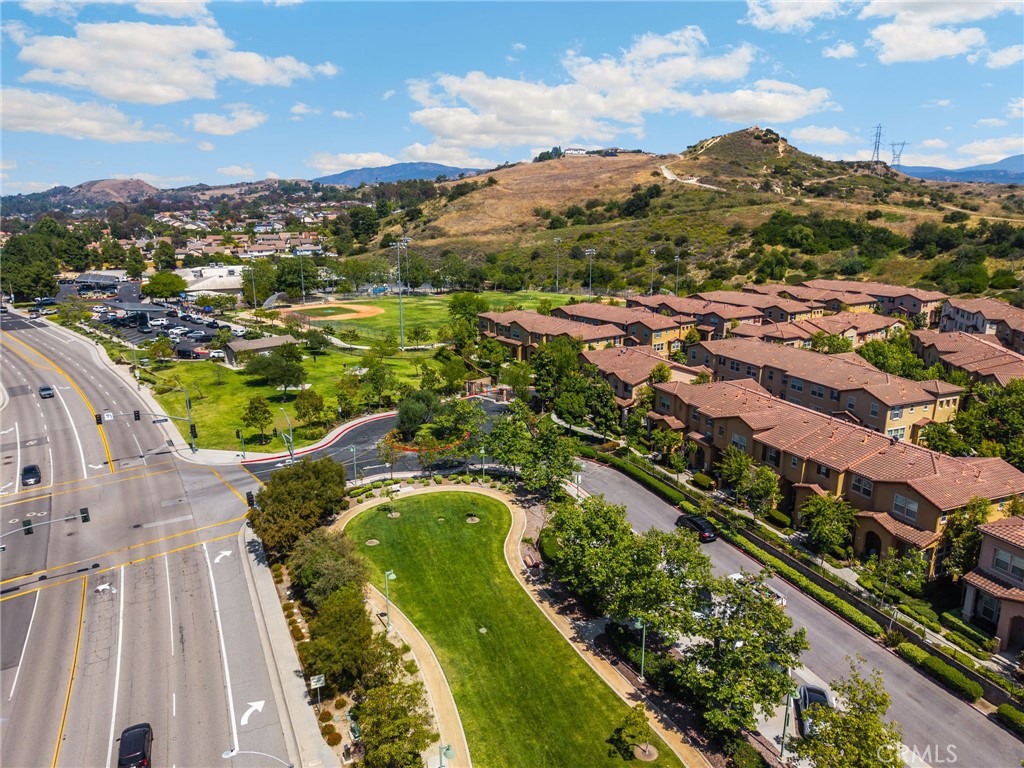 https://media.crmls.org/medias/25c2d4b8-7c89-4b64-82e5-e84163692ea6.jpg?preset=X-Large