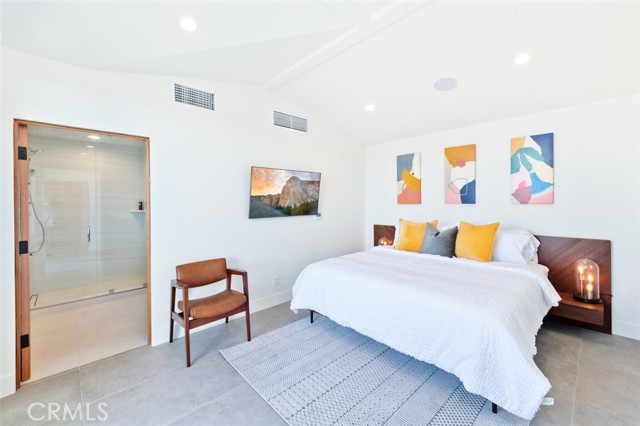 Detail Gallery Image 9 of 11 For 500 E Balboa Bld, Newport Beach,  CA 92661 - 3 Beds | 2 Baths
