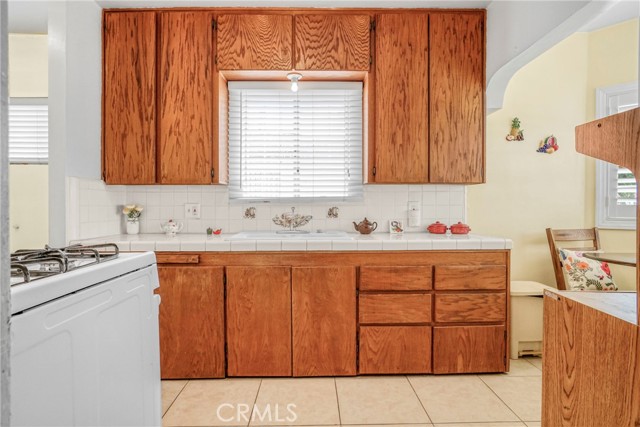 531 W Arbutus Street, Compton CA: https://media.crmls.org/medias/25c3ffce-6b0d-41dd-857a-cf86774ac535.jpg