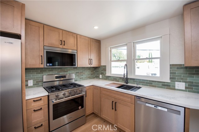 Detail Gallery Image 5 of 26 For 1107 W Grand Ave, Corona,  CA 92882 - 2 Beds | 1/1 Baths