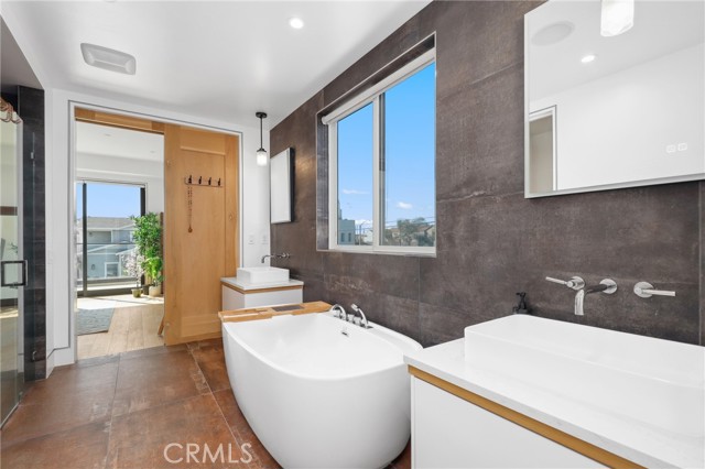 620 Huntington Street, Huntington Beach CA: https://media.crmls.org/medias/25c4427b-834f-40b8-b0fc-466d8564a07c.jpg