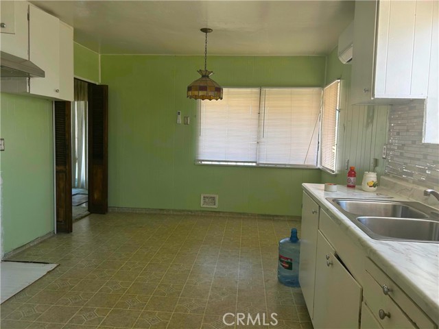 Detail Gallery Image 6 of 15 For 1418 W 93rd, Los Angeles,  CA 90047 - 3 Beds | 2 Baths