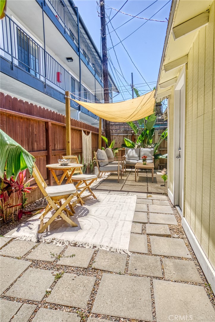 https://media.crmls.org/medias/25c561fb-64dc-48df-884a-3ac82fbfb133.jpg?preset=X-Large