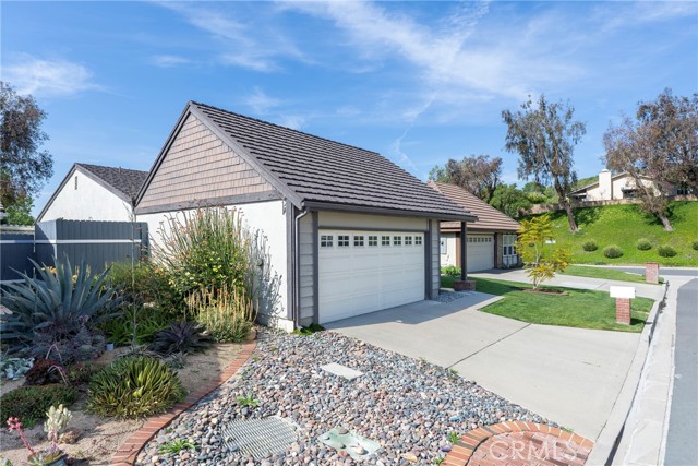 Detail Gallery Image 40 of 48 For 21182 via Este, Yorba Linda,  CA 92887 - 2 Beds | 2 Baths