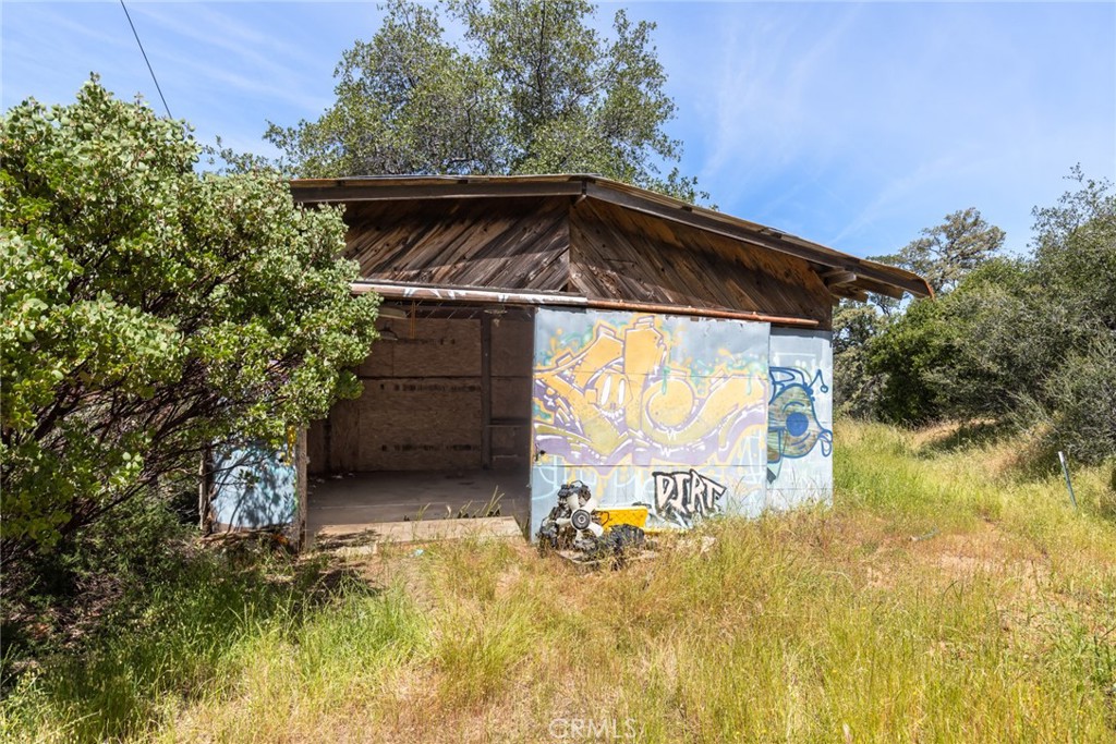 https://media.crmls.org/medias/25c61ee6-a94f-4b3c-99b7-f3f683dfa247.jpg?preset=X-Large
