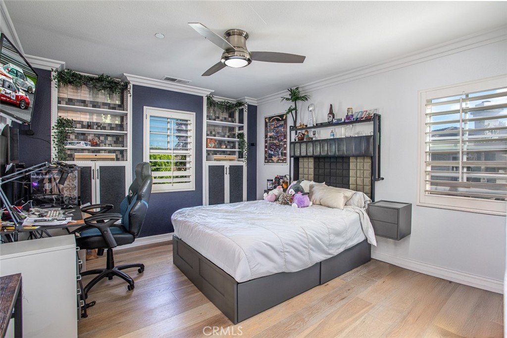 MLS #OC25176221 image #30