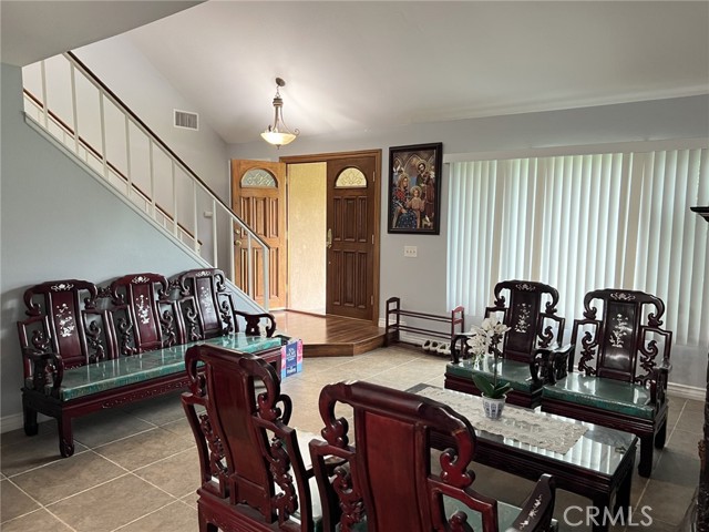 Detail Gallery Image 8 of 23 For 5600 via Junipero Serra, Riverside,  CA 92506 - 4 Beds | 3 Baths