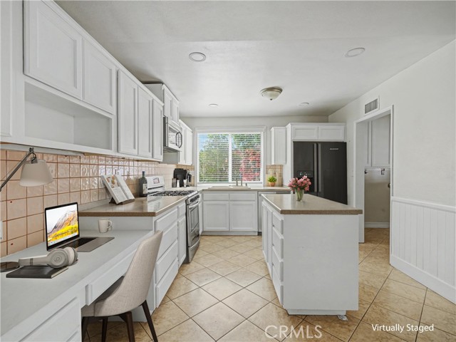 Detail Gallery Image 12 of 62 For 6151 Neddy, Woodland Hills,  CA 91367 - 3 Beds | 2 Baths