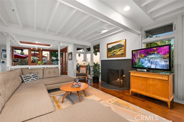 1687 Temple Hills Drive, Laguna Beach CA: https://media.crmls.org/medias/25c79f54-690d-4292-9e48-474e078b03f5.jpg