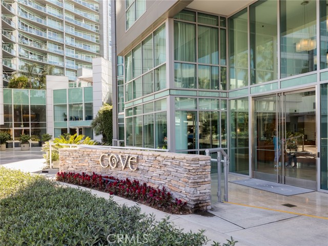 13650 Marina Pointe Drive, 603 photo 3