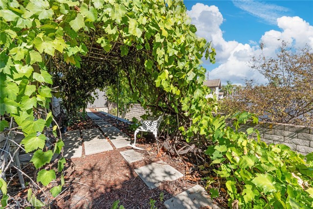 Detail Gallery Image 27 of 34 For 1524 Larsen Ln, Placentia,  CA 92870 - 6 Beds | 4 Baths