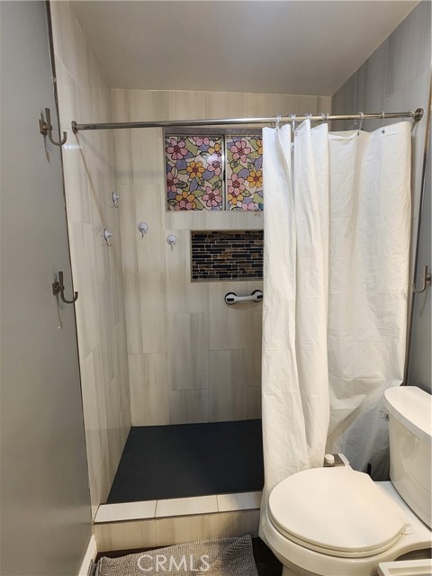 18540 Arminta Street, Reseda CA: https://media.crmls.org/medias/25c98cf1-6e72-44b4-931c-71f867ab44af.jpg