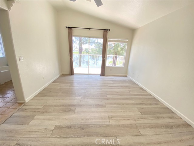 28562 Brige Water Lane, Menifee CA: https://media.crmls.org/medias/25ca6c95-3538-418e-a389-9bfa81870615.jpg