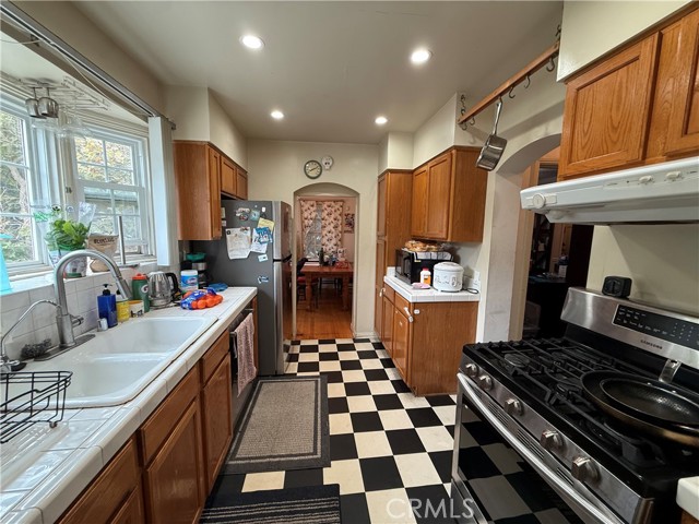 1536 Malcolm Avenue, Los Angeles CA: https://media.crmls.org/medias/25cb2bb4-9acd-40f3-a65d-9aa3cc56fc74.jpg