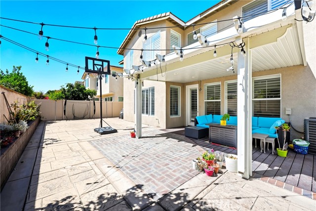6528 University Way, Buena Park CA: https://media.crmls.org/medias/25cc3717-93f1-4f0d-90a6-64d661d8a202.jpg