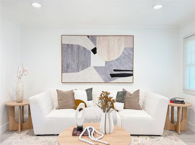 315 E Oakmont Ave, Orange CA: https://media.crmls.org/medias/25cdc27a-b802-4a37-81b5-37ca27c87cdf.jpg