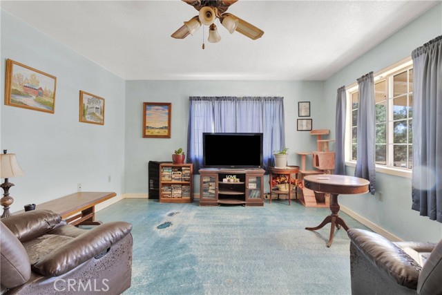 Detail Gallery Image 9 of 44 For 5635 Honeyhill Rd a & B,  Oak Hills,  CA 92344 - 3 Beds | 1 Baths