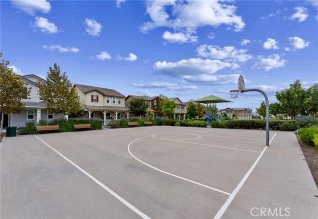 7460 Jersey Street, Chino CA: https://media.crmls.org/medias/25ce1c0b-c5ed-4f8c-99a4-21990f2f45cc.jpg