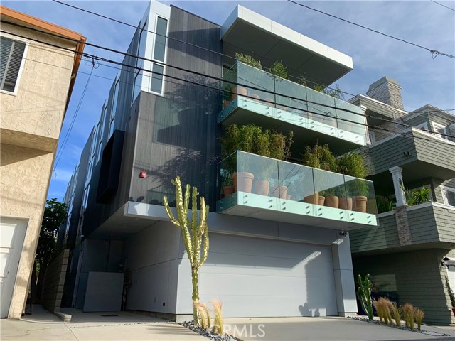 442 23rd PL. Street Manhattan Beach, California Truly unique property located in the prestigious area of the Gas Lamp Section in Manhattan Beach. The award-winning international design studio MINARC is responsible for the architecture that reflects its Scandinavian/Icelandic roots, where pure minimalism is the standard. The interior design was done by Dutch Studio Niels. This luxurious, 4 bed 3.5 bath, beach villa is the perfect mix of Scandinavian and Dutch architecture.
Built to the highest standards by D-Miles Group with extremely durable materials. It is a culmination of a 3 year process during which the 2 architects, the builder and the developer himself invested all their passion and skills in creating something truly special.
Key features:
• Trim-less switches and outlets
• Smart wired with Lutron HomeWorks QS Lighting system, ready for the latest complete home control.
• 380 sq ft exterior living space
• Floor to ceiling windows
• Solid corian island and black Phoenix wall cabinetry
• European locks and door handles designed by the famous Dutch architect Mathieu Bruls
• 3 level Vacuum elevator
• Combination of white oak hard wood floors and finished concrete
• Airconditioned with split unit system giving you climate control in each room
• Clean concrete look and Vola fixtures
• 40 Amp charging station
• Fully pre-wired for solar and Tesla battery wall
• case-less door jambs and recessed baseboards, mirrors and floor transitions
• Superior commercial grade siding, no need to ever paint