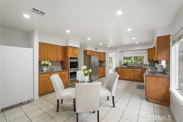 Detail Gallery Image 22 of 62 For 18760 Wells, Tarzana,  CA 91356 - 5 Beds | 4 Baths