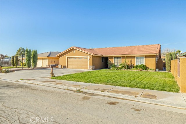 Detail Gallery Image 1 of 43 For 2601 Dixie St, Rosamond,  CA 93560 - 3 Beds | 2 Baths