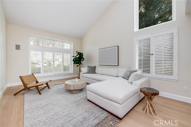 20516 Germain Street, Chatsworth CA: https://media.crmls.org/medias/25d09486-faff-4483-9d2c-2bfc639e9b92.jpg
